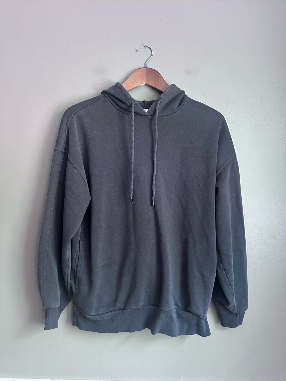 Universal Threads Gray Hooded Sweatshirt Size Medium